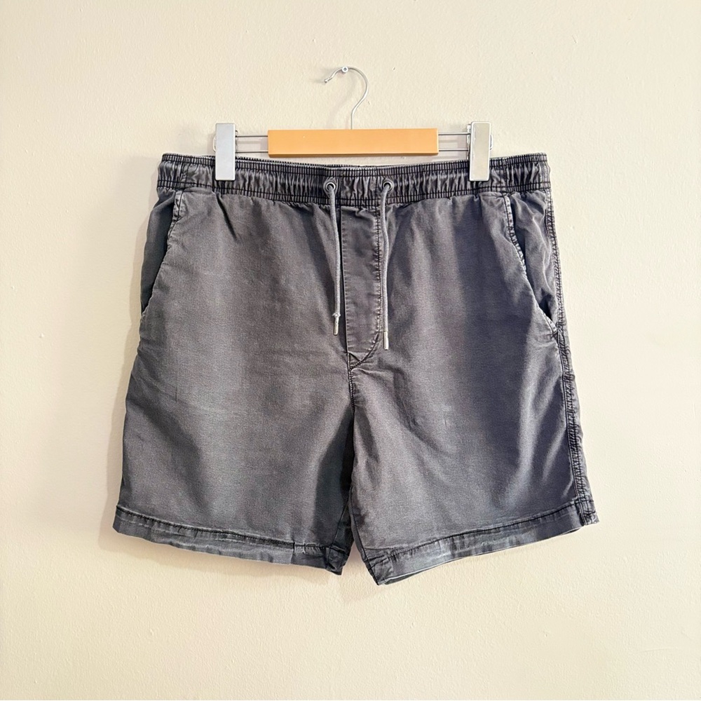American Eagle Gray Flat Front Shorts w Drawstring & Elastic Waist